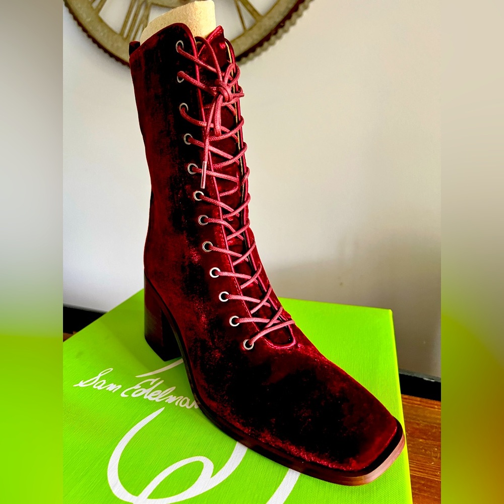 BNIB Sam Edelman Velvet Boots